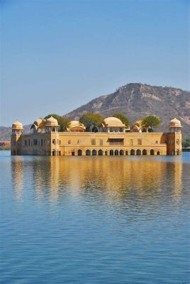 Le Jal Mahal: Palais flottant mystique et joyau architectural sur la lagune de Man Sagar!